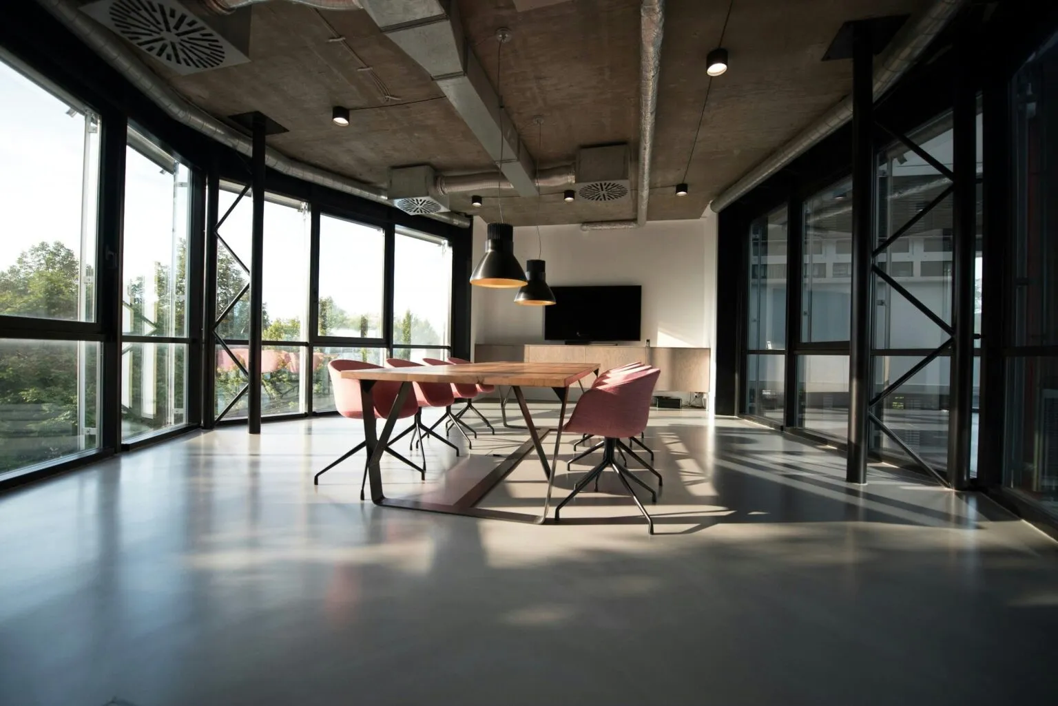 Sala de reuniões de um escritório moderno