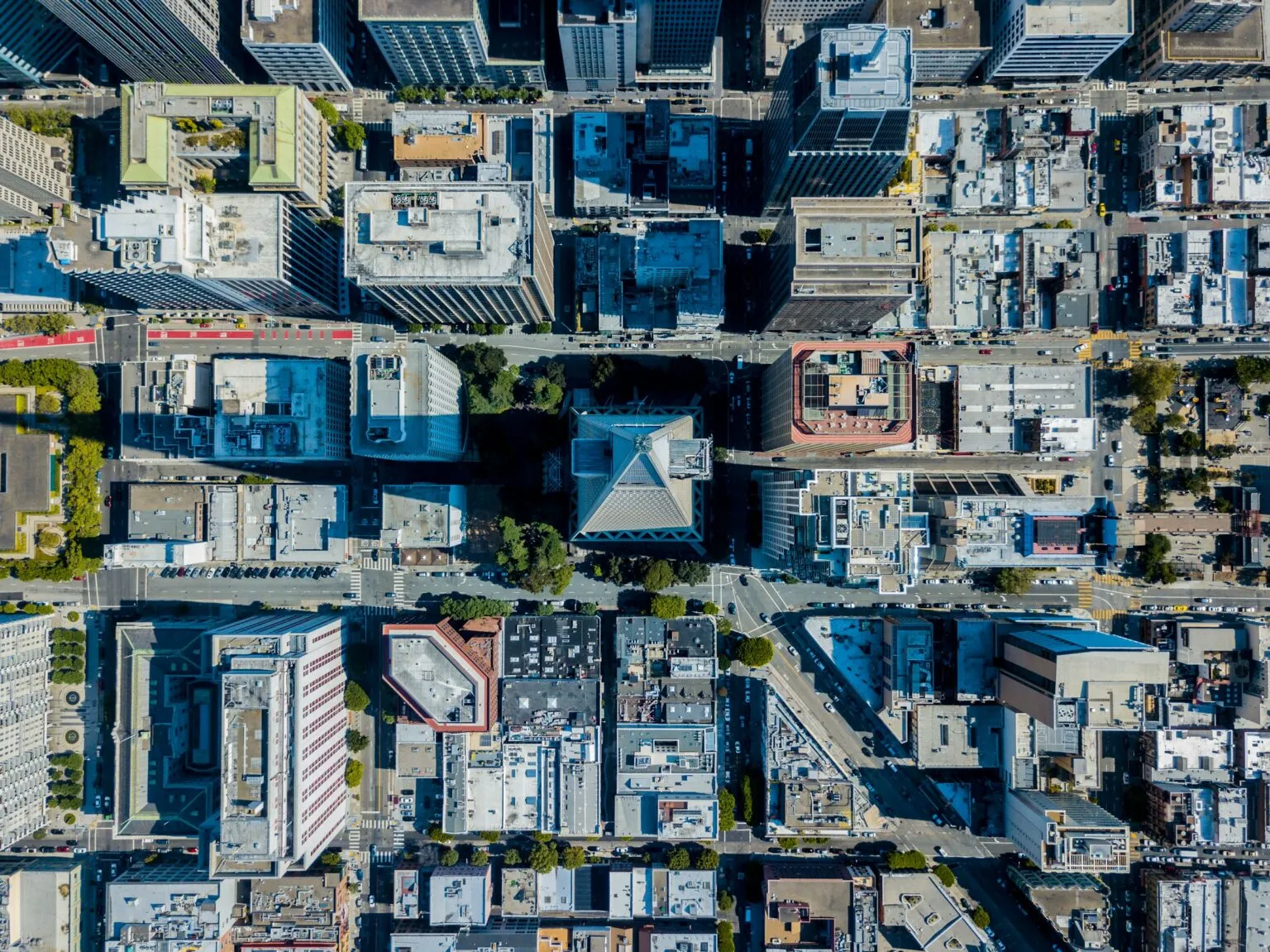 Vista aérea de uma cidade com edifícios